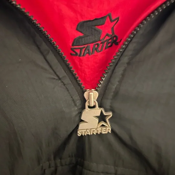 Chicago Bulls Starter Black and Red NBA Jacket - Picture 5 of 7